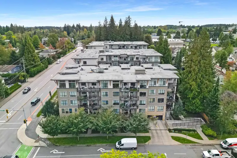 410 15388 105 AVENUE - photo 4 of 38