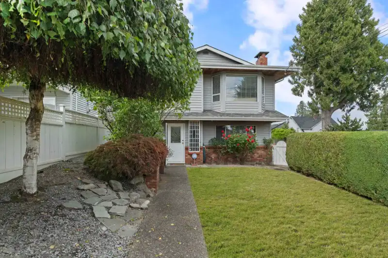 409 SHERBROOKE STREET - photo 1 of 38