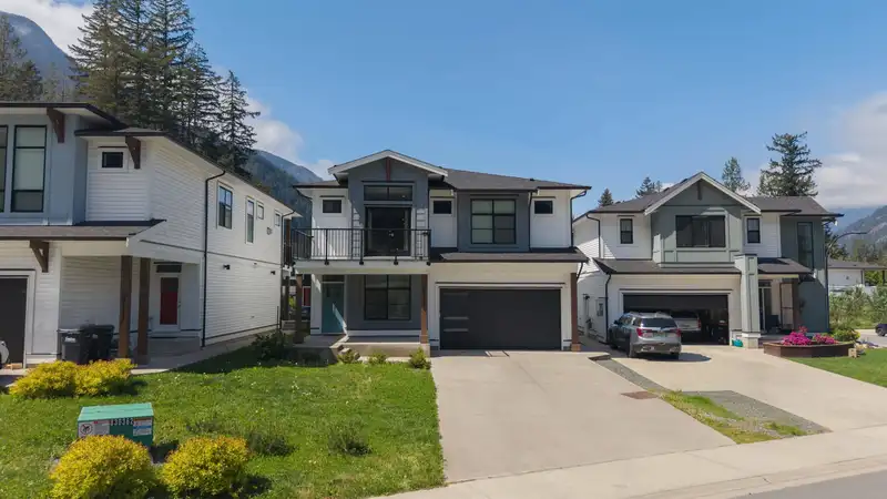 20157 BEACON ROAD - photo 2 of 40