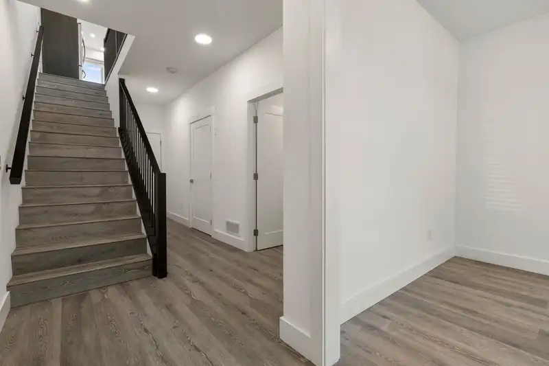 20157 BEACON ROAD - photo 4 of 40