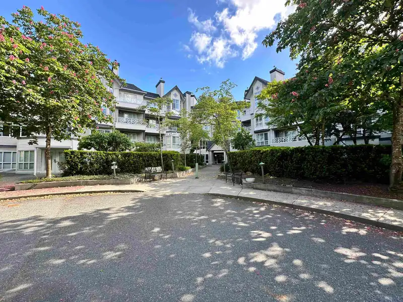 334 9979 140 STREET - photo 1 of 34