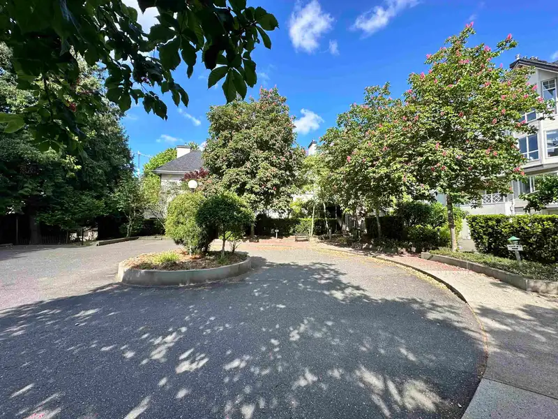334 9979 140 STREET - photo 2 of 34