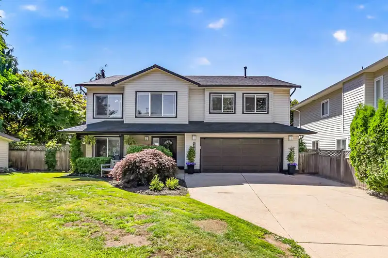 22728 127 AVENUE - photo 1 of 29