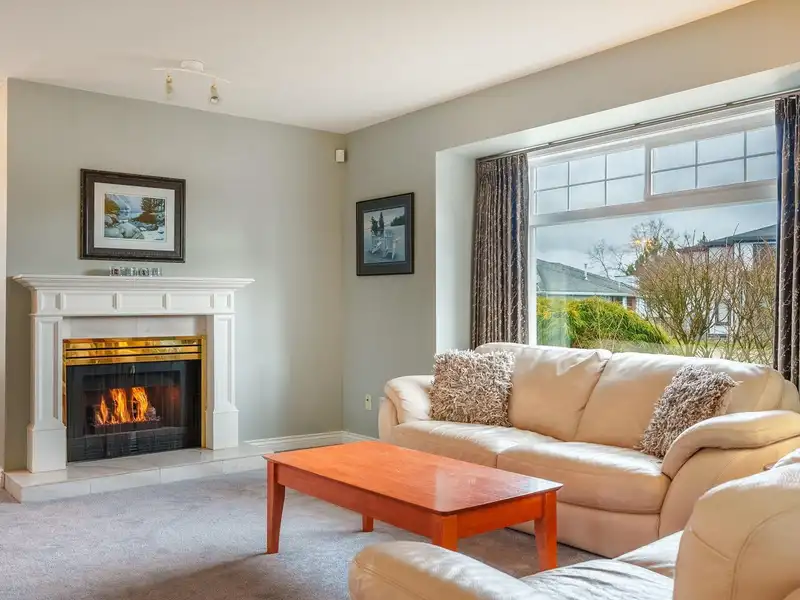 19225 59A AVENUE - photo 3 of 36