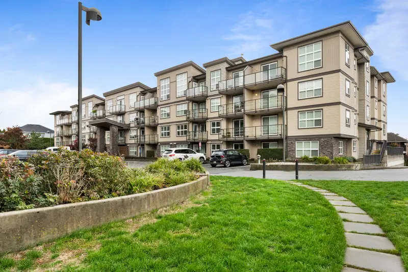 322 30515 CARDINAL AVENUE - photo 4 of 21