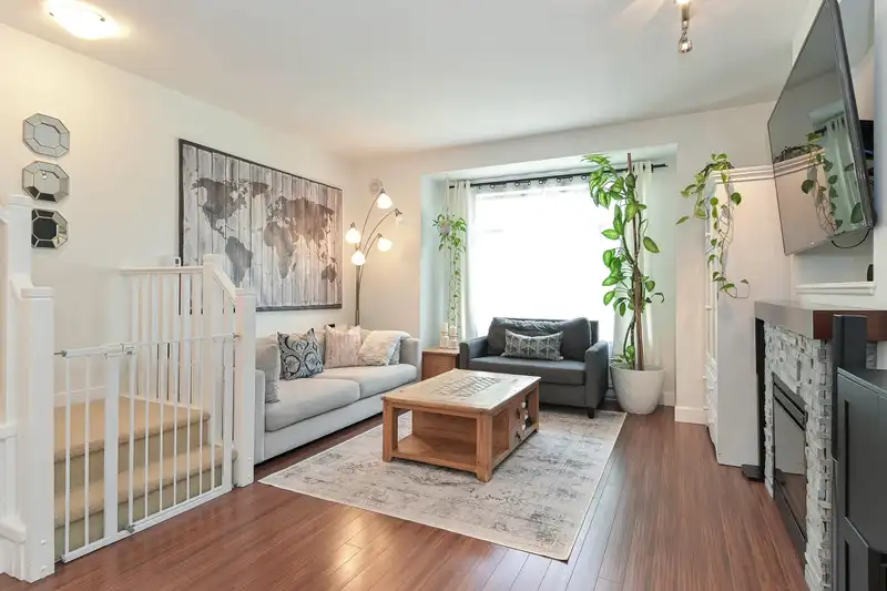 24 2979 156 STREET - photo 2 of 22