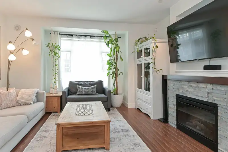 24 2979 156 STREET - photo 3 of 22
