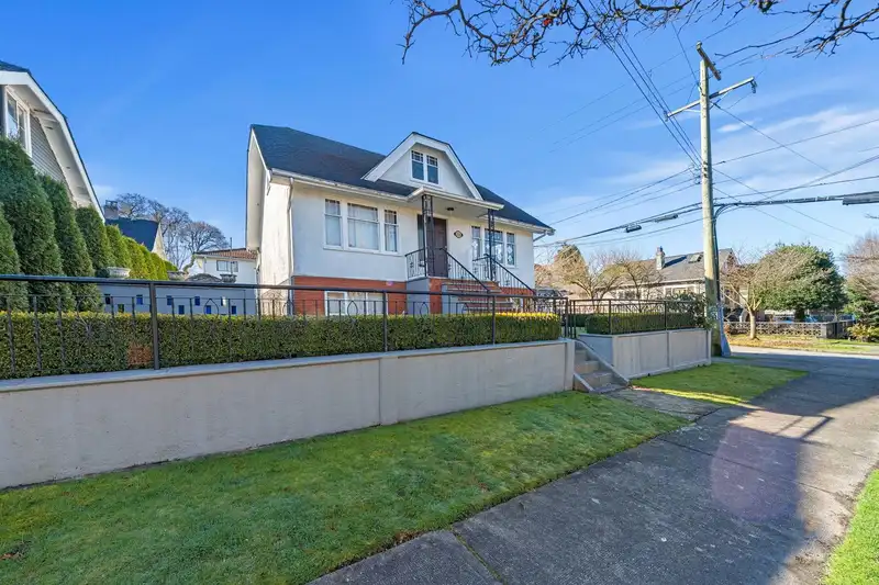 2110 FERNDALE STREET - photo 2 of 30