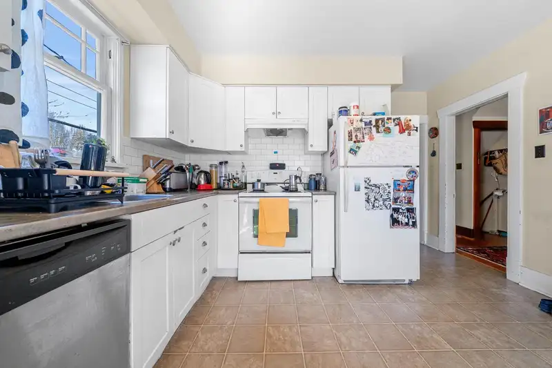 2110 FERNDALE STREET - photo 4 of 30