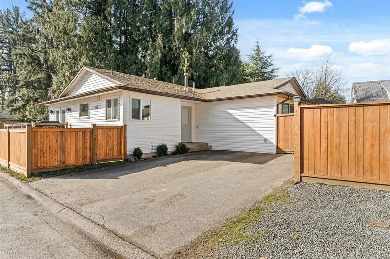 6111 DUNDEE PLACE - photo 2 of 25