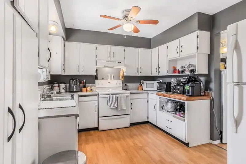 6 32870 BEVAN WAY - photo 1 of 27