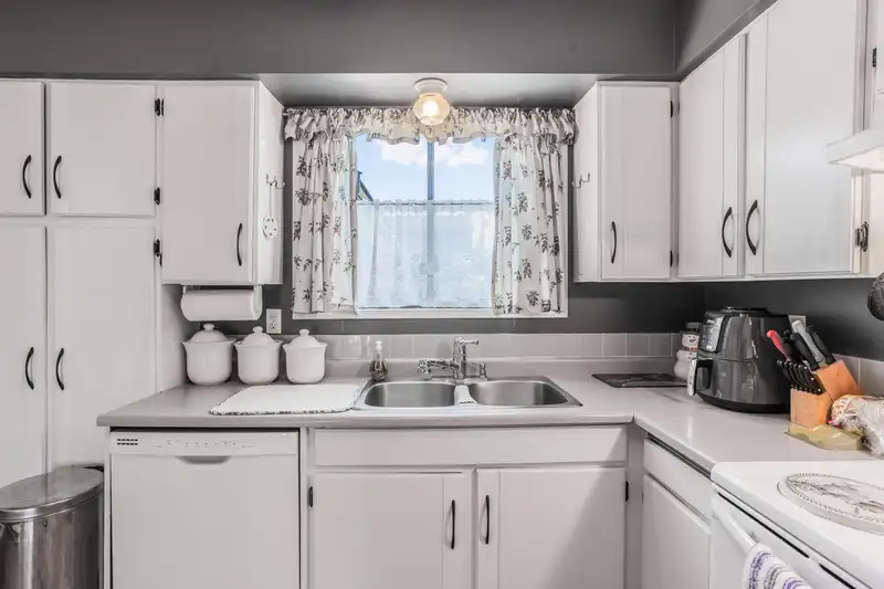 6 32870 BEVAN WAY - photo 4 of 27