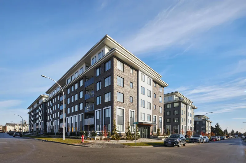 609 15815 85 AVENUE - photo 1 of 23