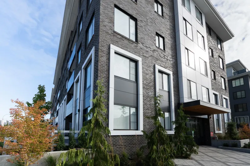 609 15815 85 AVENUE - photo 2 of 23