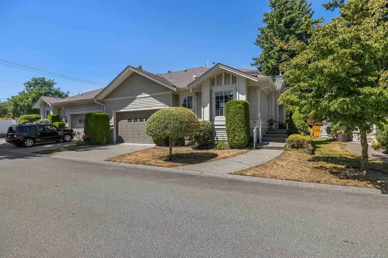 31 16888 80 AVENUE - photo 2 of 40