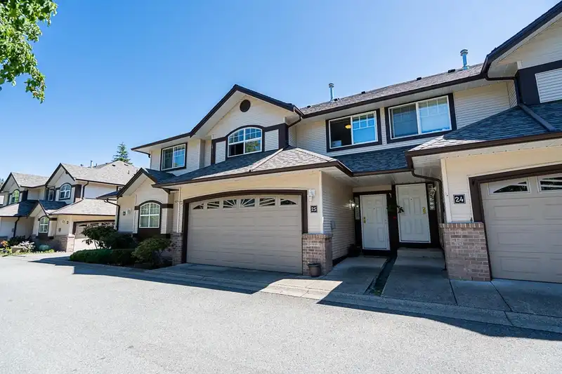 25 15959 82 AVENUE - photo 3 of 37