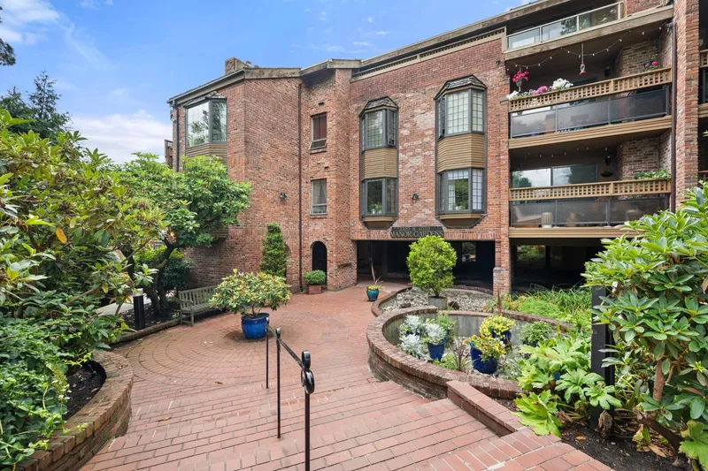 101 2320 W 40TH AVENUE - photo 1 of 18