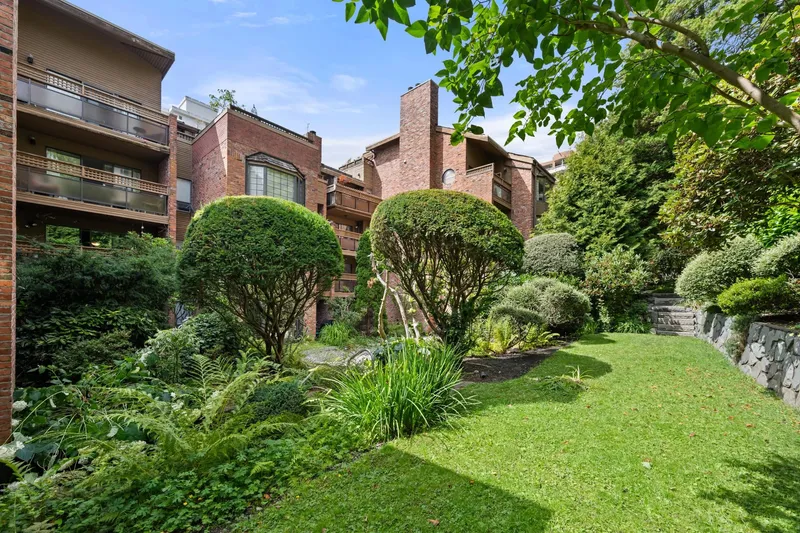 101 2320 W 40TH AVENUE - photo 4 of 18