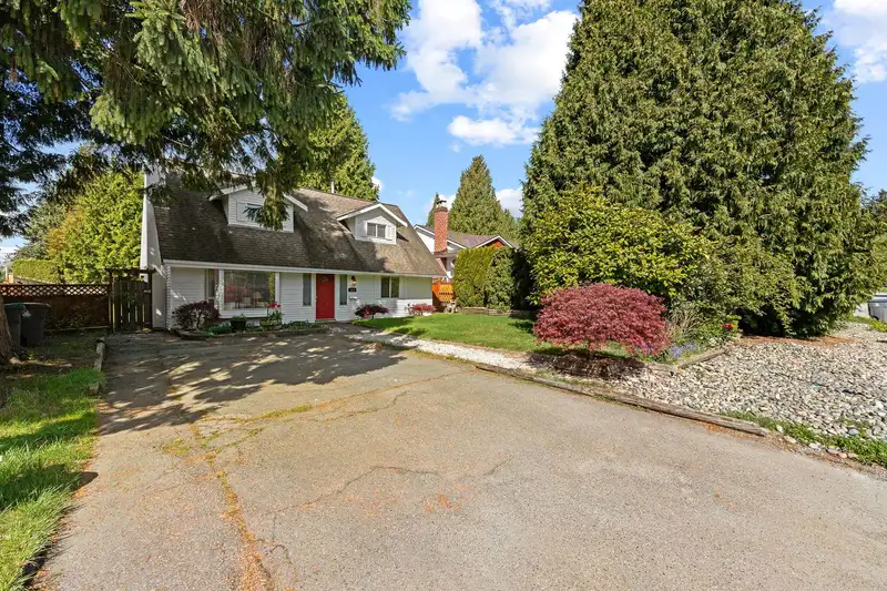 1619 138A STREET - photo 3 of 31