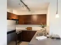 902 833 AGNES STREET - thumbnail 5