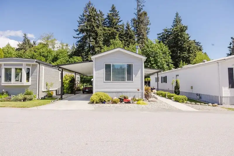 13 4496 SUNSHINE COAST HIGHWAY - photo 1 of 26