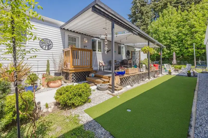 13 4496 SUNSHINE COAST HIGHWAY - photo 2 of 26