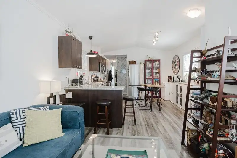 13 4496 SUNSHINE COAST HIGHWAY - photo 4 of 26