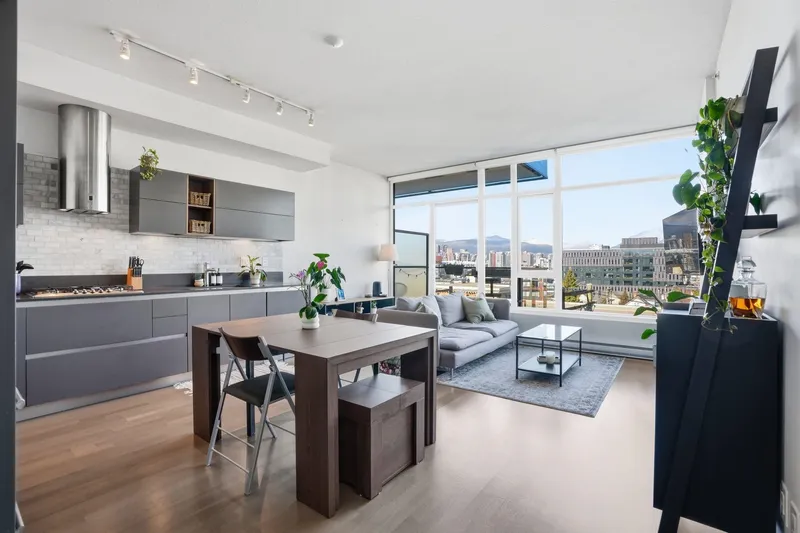 309 133 E 8TH AVENUE - photo 1 of 25