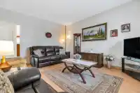 2560 ADANAC STREET - thumbnail 3