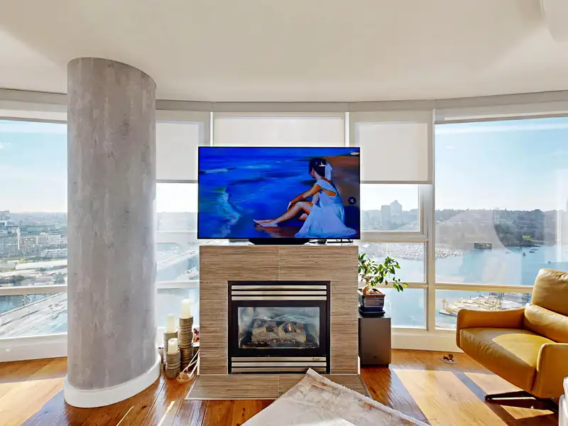 2706 1033 MARINASIDE CRESCENT - photo 2 of 40
