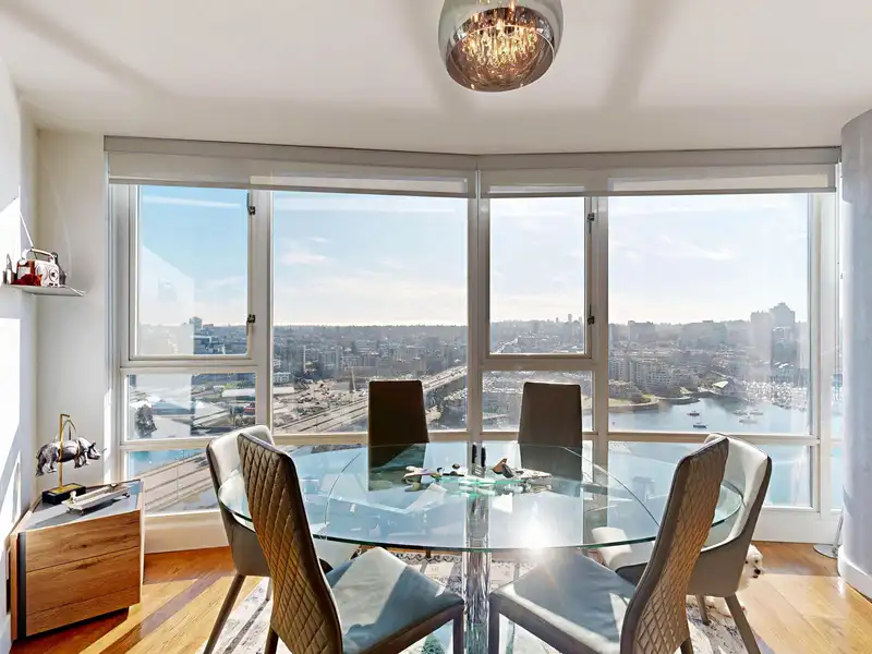 2706 1033 MARINASIDE CRESCENT - photo 4 of 40