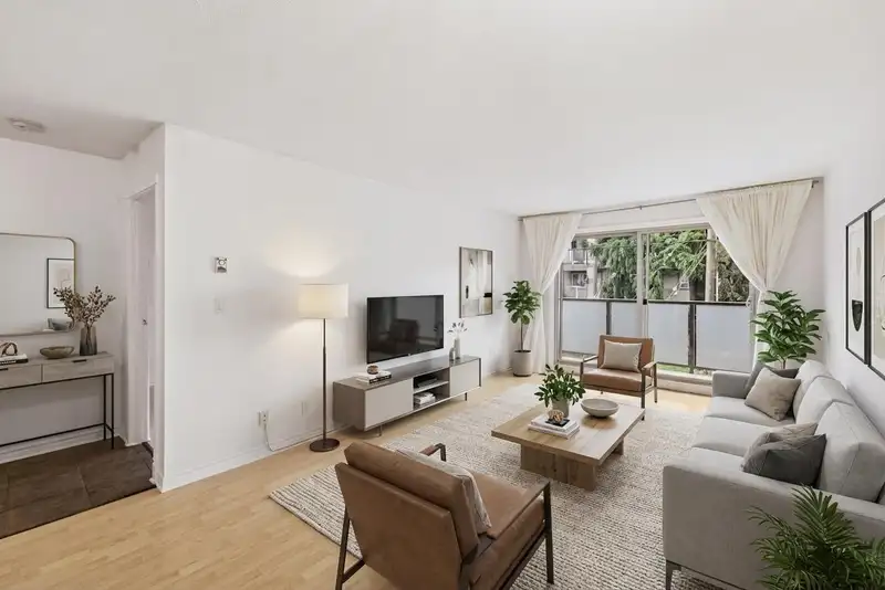 304 1864 FRANCES STREET - photo 3 of 26
