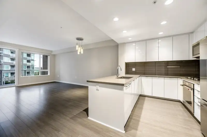 303 255 W 1ST STREET - photo 2 of 20