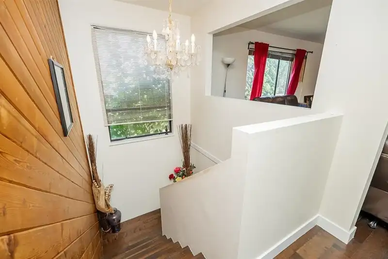 15097 95 AVENUE - photo 2 of 14