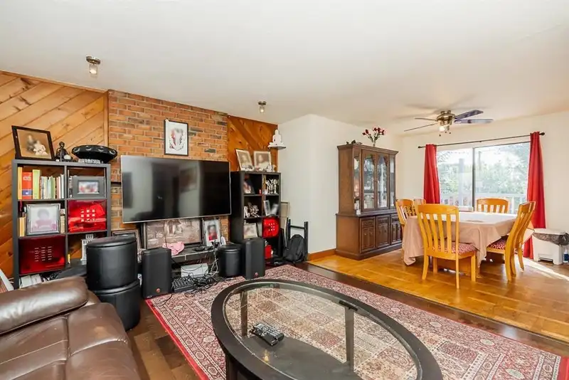15097 95 AVENUE - photo 3 of 14