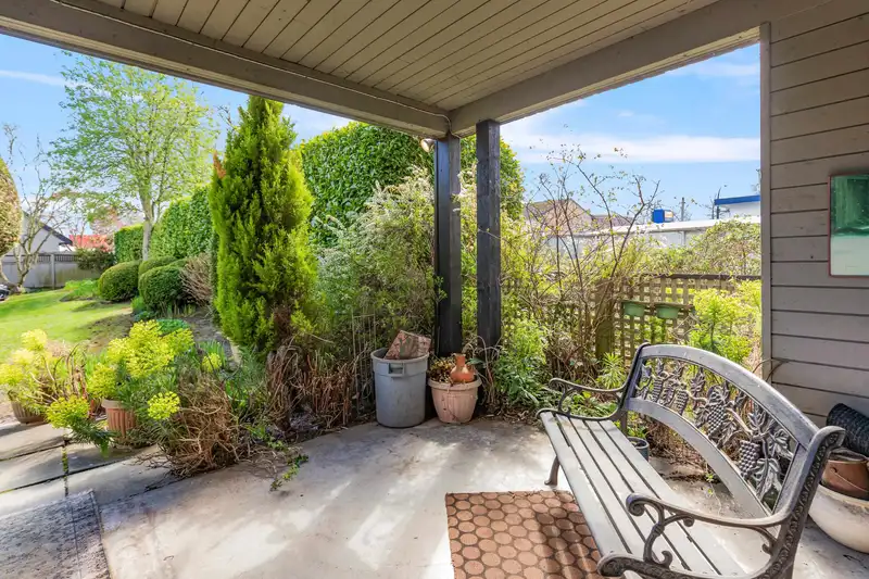 10 4835 CENTRAL AVENUE - photo 4 of 40