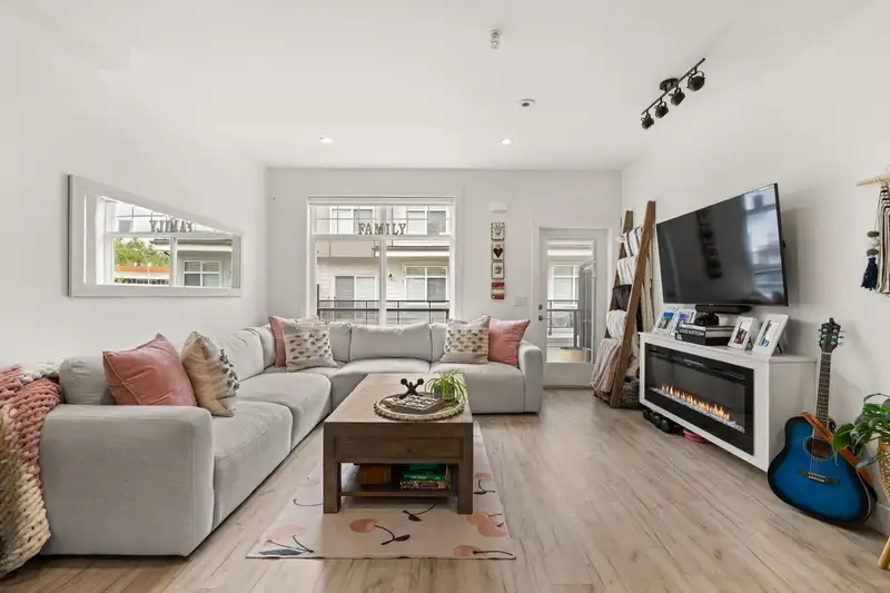 13 4771 224 STREET - photo 3 of 36