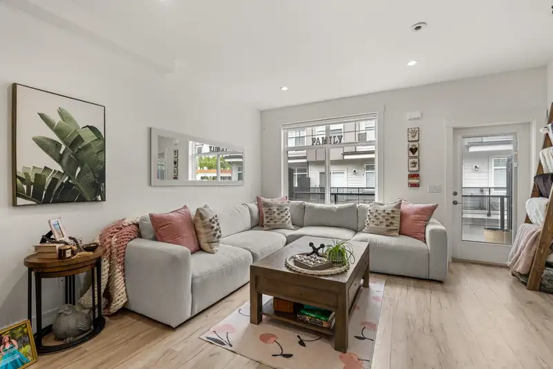 13 4771 224 STREET - photo 4 of 36
