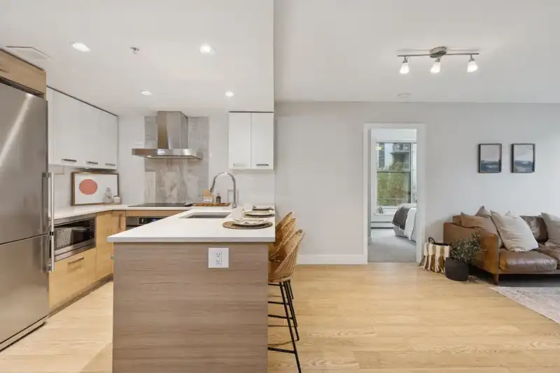 329 1783 MANITOBA STREET - photo 1 of 31