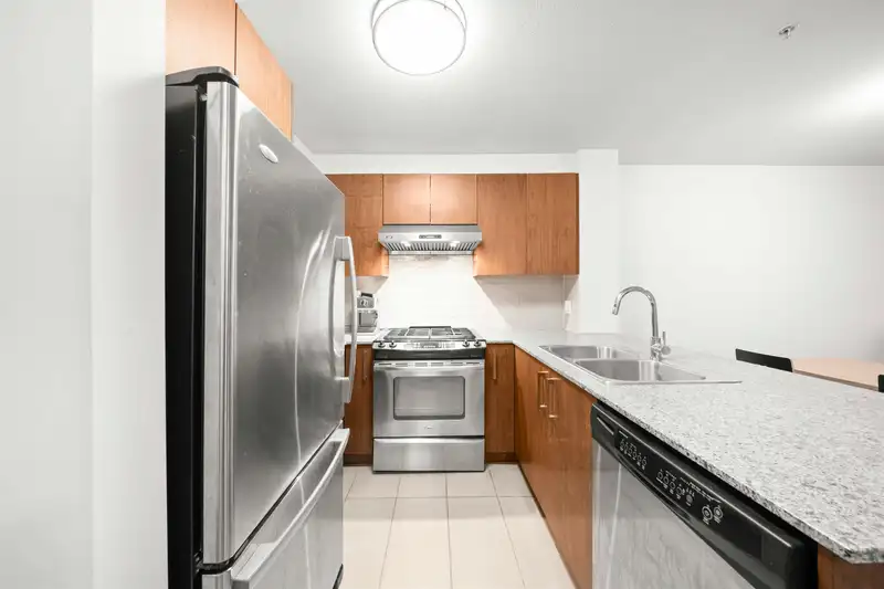 107 5775 IRMIN STREET - photo 2 of 18