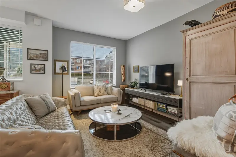 1 7360 CRABAPPLE COURT - photo 3 of 25