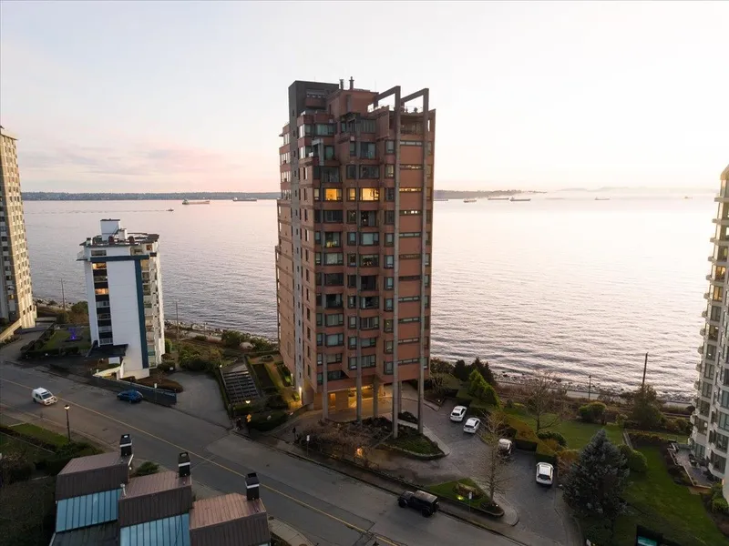 10 2250 BELLEVUE AVENUE - photo 3 of 25