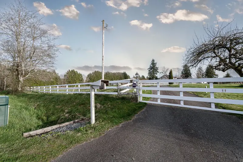 24920 30 AVENUE - photo 3 of 25