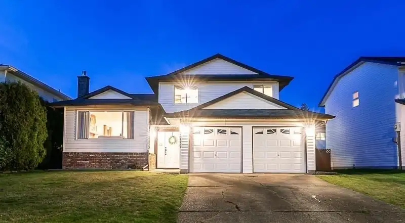 26539 28 AVENUE - photo 1 of 25