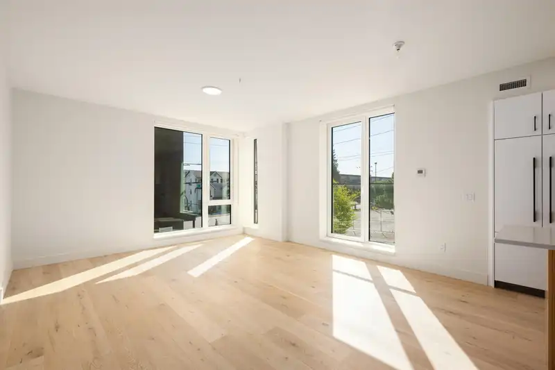 TH6 324 E RIDGEWAY AVENUE - photo 2 of 39