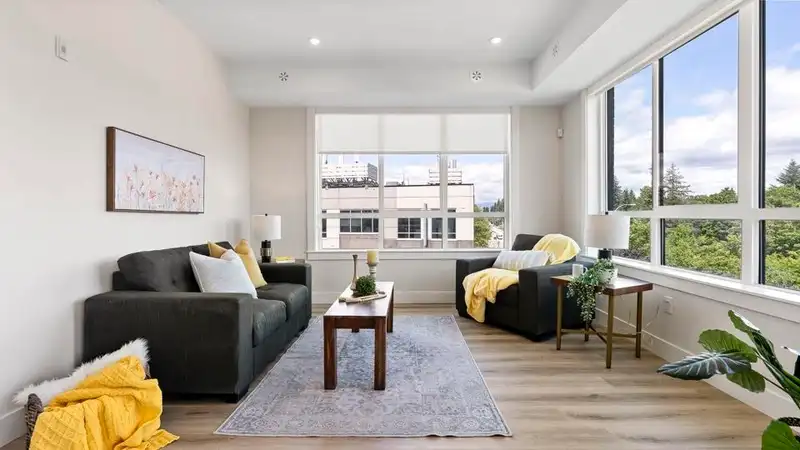 304 6285 KING GEORGE BOULEVARD - photo 3 of 31