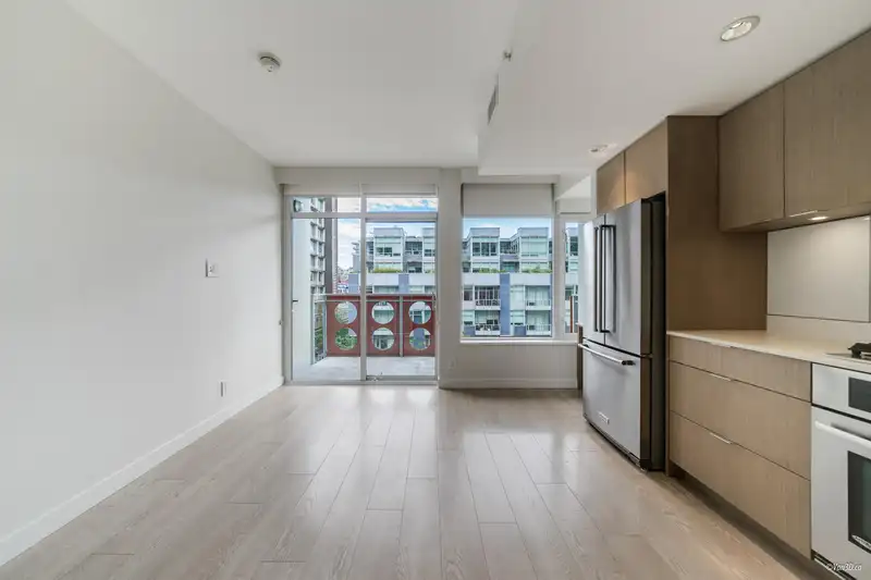 510 161 E 1ST AVENUE - photo 1 of 23