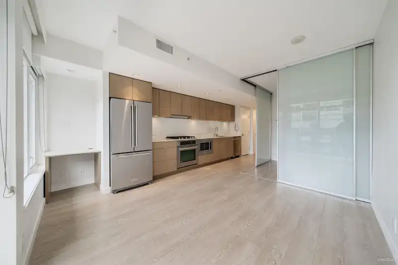 510 161 E 1ST AVENUE - photo 3 of 23