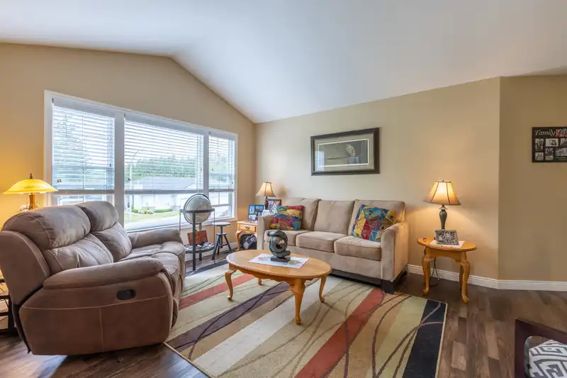 34908 MILLAR CRESCENT - photo 4 of 40