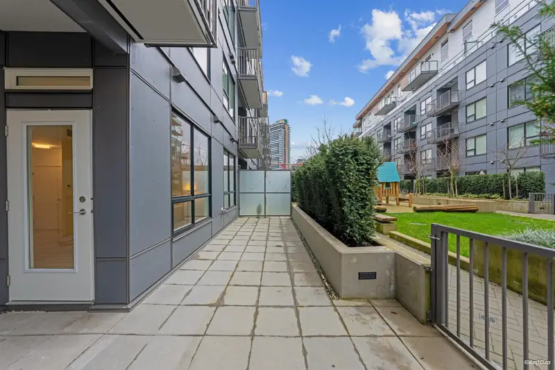 102 645 COMO LAKE AVENUE - photo 3 of 25